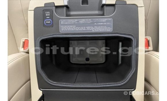 Buy Import Toyota Land Cruiser White Car in Import - Dubai in Estuary Buy Import Toyota Land Cruiser White Car in Import - Dubai in Estuary