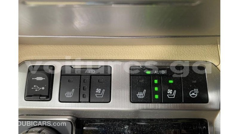 Big with watermark toyota land cruiser estuary import dubai 6440