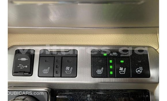 Acheter Import Voiture Toyota Land Cruiser Blanc à Import - Dubai, Estuaire Acheter Import Voiture Toyota Land Cruiser Blanc à Import - Dubai, Estuaire