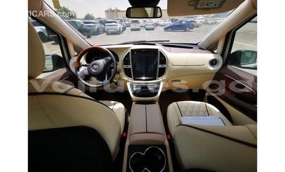 Acheter Import Voiture Mercedes-Benz Vito Blanc à Import - Dubai, Estuaire Acheter Import Voiture Mercedes-Benz Vito Blanc à Import - Dubai, Estuaire