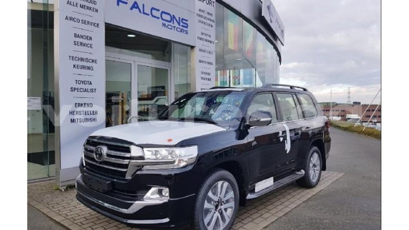 Big with watermark toyota land cruiser estuary import dubai 6456