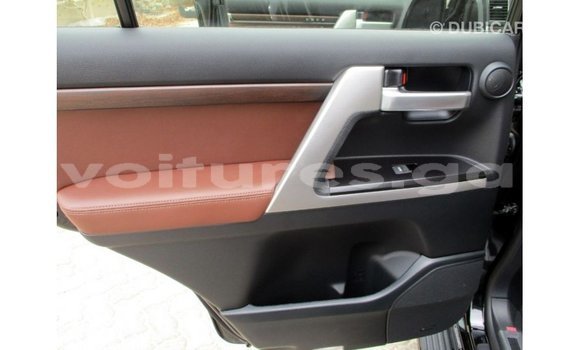 Acheter Import Voiture Toyota Land Cruiser Noir à Import - Dubai, Estuaire Acheter Import Voiture Toyota Land Cruiser Noir à Import - Dubai, Estuaire