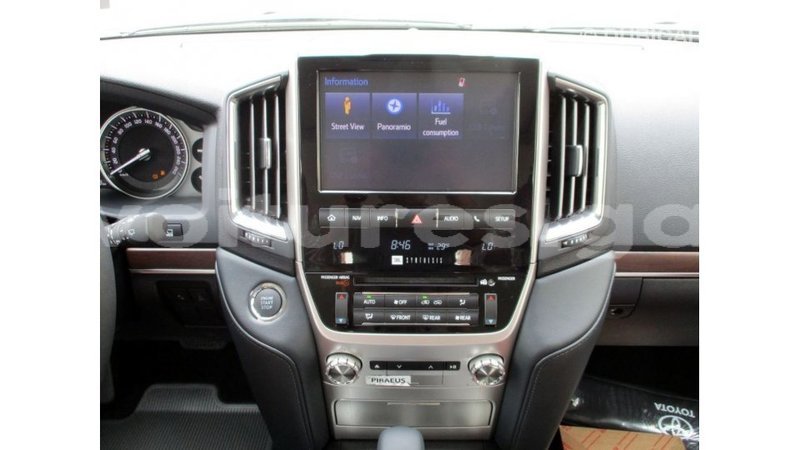 Big with watermark toyota land cruiser estuary import dubai 6456