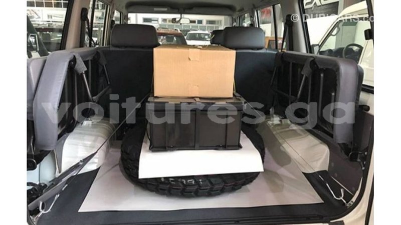 Big with watermark toyota land cruiser estuary import dubai 6458