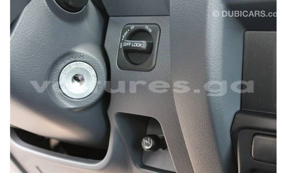 Acheter Import Voiture Toyota Land Cruiser Blanc à Import - Dubai, Estuaire Acheter Import Voiture Toyota Land Cruiser Blanc à Import - Dubai, Estuaire