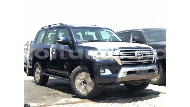 Big with watermark toyota land cruiser estuary import dubai 6465