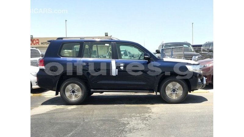 Big with watermark toyota land cruiser estuary import dubai 6465