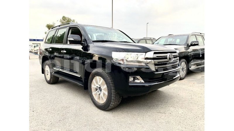 Big with watermark toyota land cruiser estuary import dubai 6466