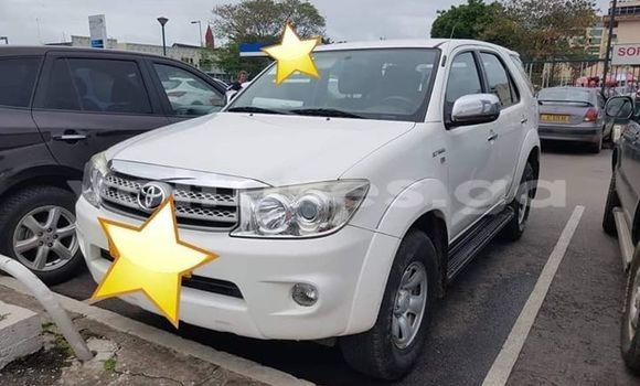 Acheter Occasion Voiture Toyota Fortuner Blanc à Port–Gentil, Ogooué-Maritime Acheter Occasion Voiture Toyota Fortuner Blanc à Port–Gentil, Ogooué-Maritime