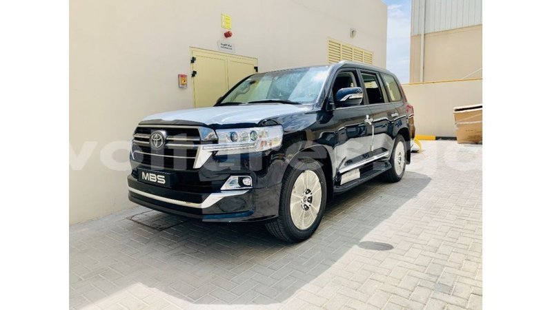 Big with watermark toyota land cruiser estuary import dubai 6468