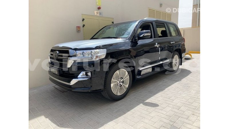 Big with watermark toyota land cruiser estuary import dubai 6468