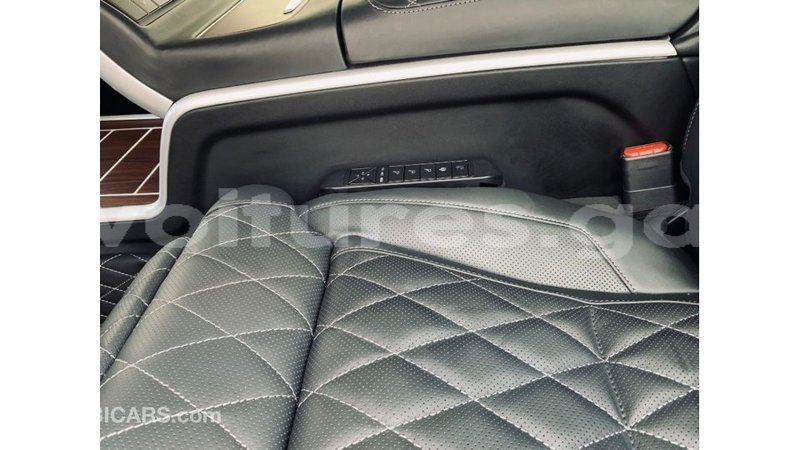 Big with watermark toyota land cruiser estuary import dubai 6468