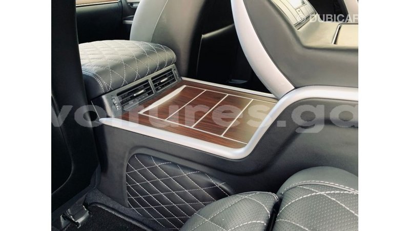 Big with watermark toyota land cruiser estuary import dubai 6468