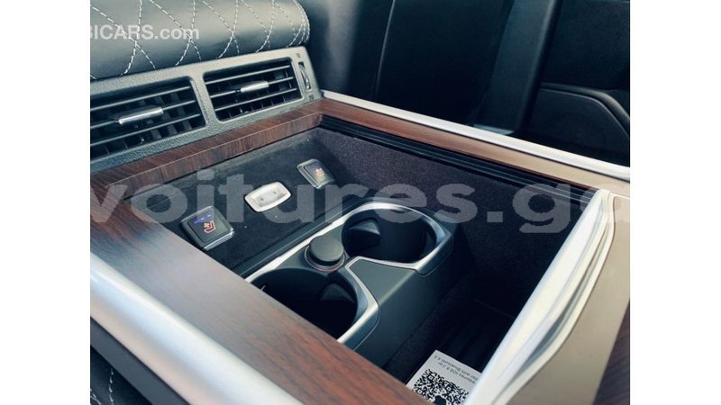 Big with watermark toyota land cruiser estuary import dubai 6468