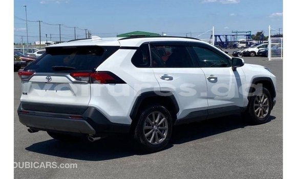 Acheter Import Utilitaire Toyota HiAce Blanc à Import - Dubai, Estuaire Acheter Import Utilitaire Toyota HiAce Blanc à Import - Dubai, Estuaire