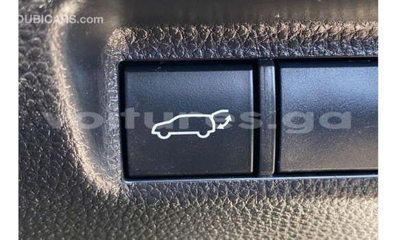 Acheter Import Utilitaire Toyota HiAce Blanc à Import - Dubai, Estuaire Acheter Import Utilitaire Toyota HiAce Blanc à Import - Dubai, Estuaire