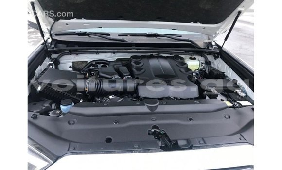 Acheter Import Utilitaire Toyota HiAce Blanc à Import - Dubai, Estuaire Acheter Import Utilitaire Toyota HiAce Blanc à Import - Dubai, Estuaire