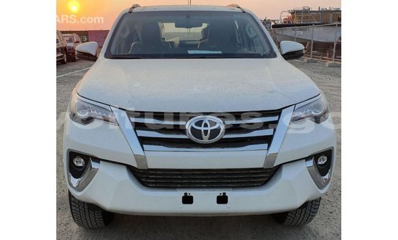 Acheter Import Voiture Toyota Fortuner Blanc à Import - Dubai, Estuaire Acheter Import Voiture Toyota Fortuner Blanc à Import - Dubai, Estuaire