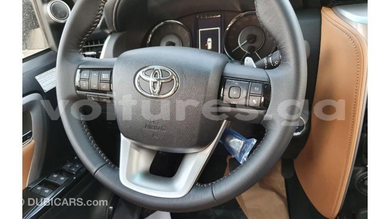 Big with watermark toyota fortuner estuary import dubai 6474