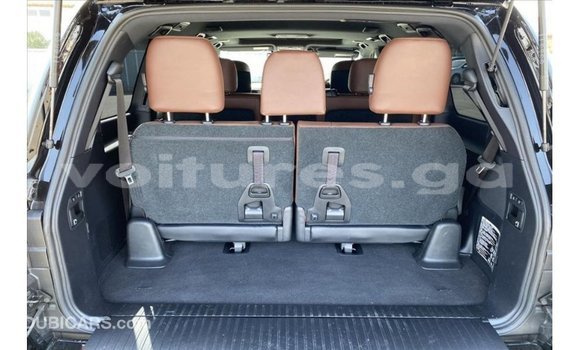 Acheter Import Voiture Toyota Land Cruiser Noir à Import - Dubai, Estuaire Acheter Import Voiture Toyota Land Cruiser Noir à Import - Dubai, Estuaire