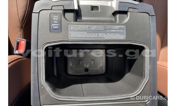 Acheter Import Voiture Toyota Land Cruiser Noir à Import - Dubai, Estuaire Acheter Import Voiture Toyota Land Cruiser Noir à Import - Dubai, Estuaire