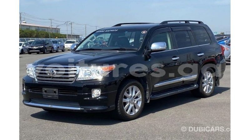 Big with watermark toyota land cruiser estuary import dubai 6489