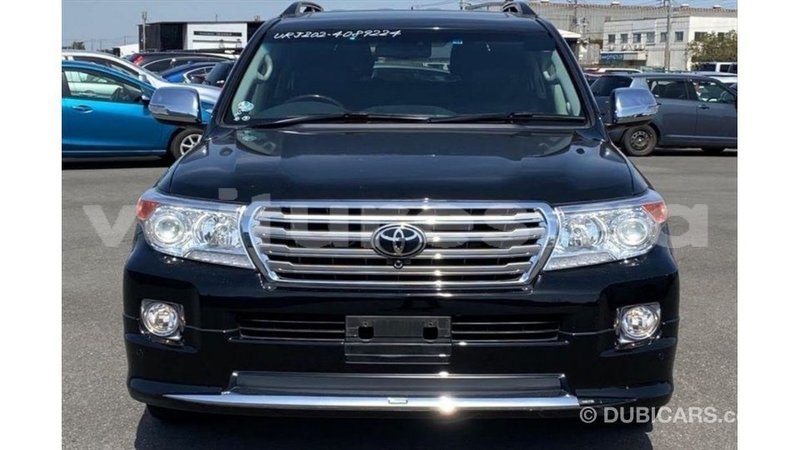 Big with watermark toyota land cruiser estuary import dubai 6489