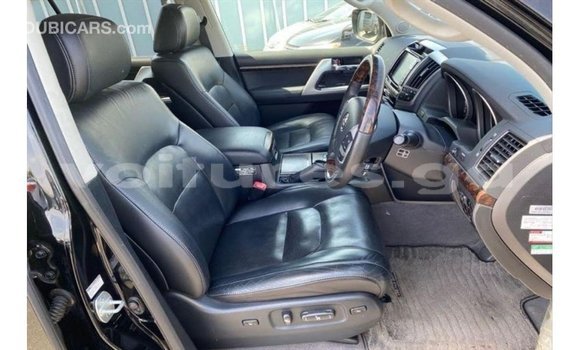 Acheter Import Voiture Toyota Land Cruiser Noir à Import - Dubai, Estuaire Acheter Import Voiture Toyota Land Cruiser Noir à Import - Dubai, Estuaire