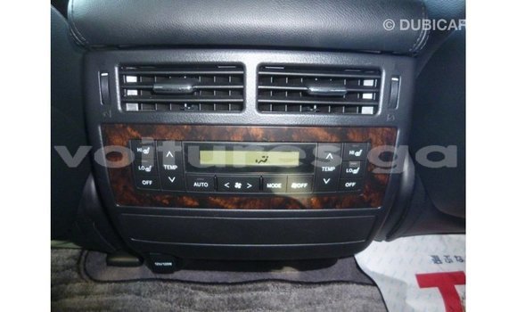 Sayi Imported Toyota Land Cruiser White Mota in Import - Dubai a estuary Sayi Imported Toyota Land Cruiser White Mota in Import - Dubai a estuary