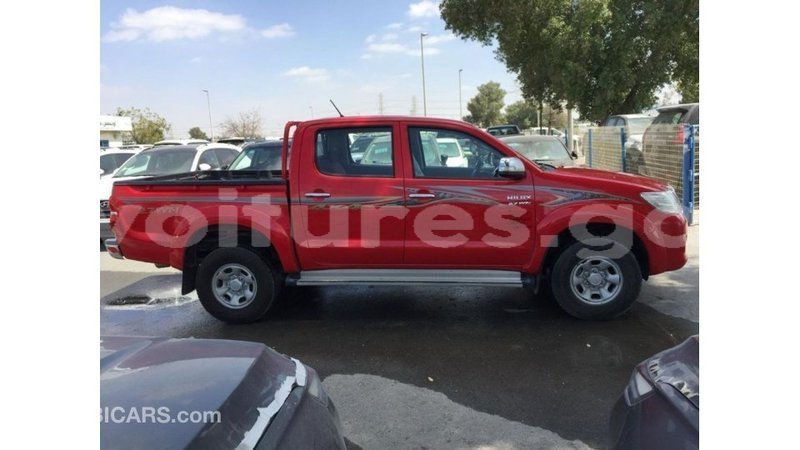 Big with watermark toyota hilux estuary import dubai 6498