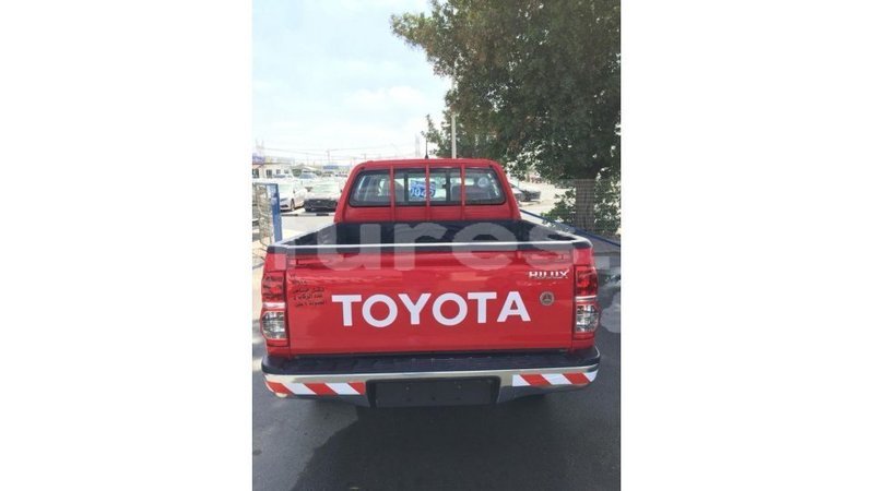 Big with watermark toyota hilux estuary import dubai 6498