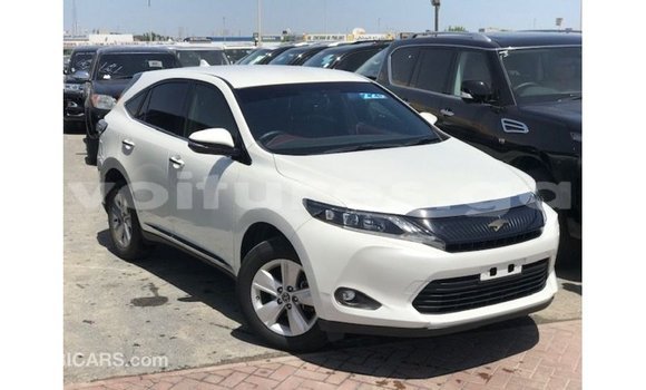 Acheter Import Voiture Toyota Harrier Blanc à Import - Dubai, Estuaire Acheter Import Voiture Toyota Harrier Blanc à Import - Dubai, Estuaire