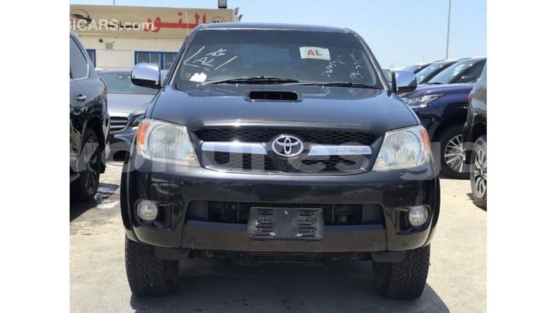 Big with watermark toyota hilux estuary import dubai 6504