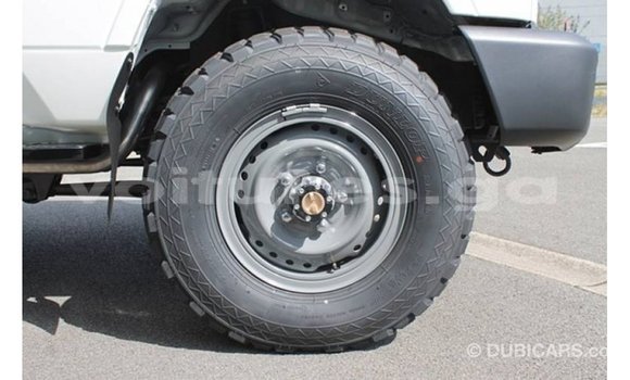 Buy Import Toyota Land Cruiser White Car in Import - Dubai in Estuary Buy Import Toyota Land Cruiser White Car in Import - Dubai in Estuary