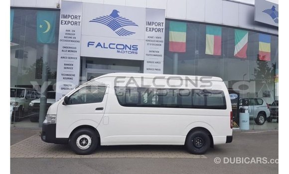 Acheter Import Voiture Toyota Hiace Blanc à Import - Dubai, Estuaire Acheter Import Voiture Toyota Hiace Blanc à Import - Dubai, Estuaire