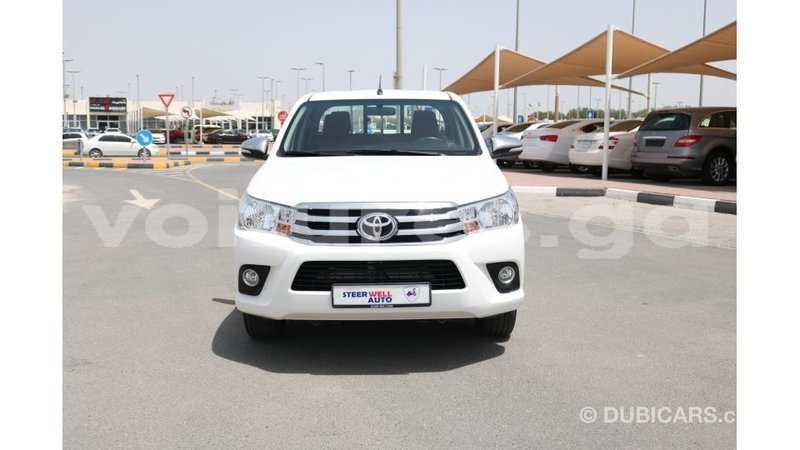 Big with watermark toyota hilux estuary import dubai 6516