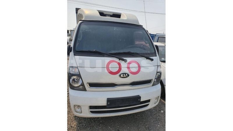 Big with watermark kia carens estuary import dubai 6519