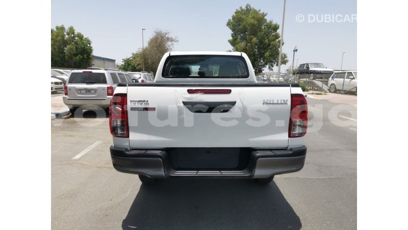 Big with watermark toyota hilux estuary import dubai 6524