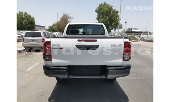 Acheter Import Voiture Toyota Hilux Blanc à Import - Dubai, Estuaire Acheter Import Voiture Toyota Hilux Blanc à Import - Dubai, Estuaire