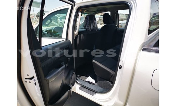 Acheter Import Voiture Toyota Hilux Blanc à Import - Dubai, Estuaire Acheter Import Voiture Toyota Hilux Blanc à Import - Dubai, Estuaire
