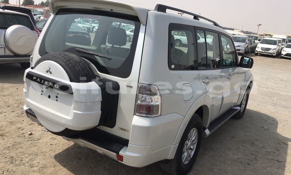 Acheter Occasion Voiture Mitsubishi Pajero Blanc à Libreville, Estuaire Acheter Occasion Voiture Mitsubishi Pajero Blanc à Libreville, Estuaire