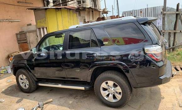Sayi Na hannu Toyota 4Runner Black Mota in Libreville a estuary Sayi Na hannu Toyota 4Runner Black Mota in Libreville a estuary