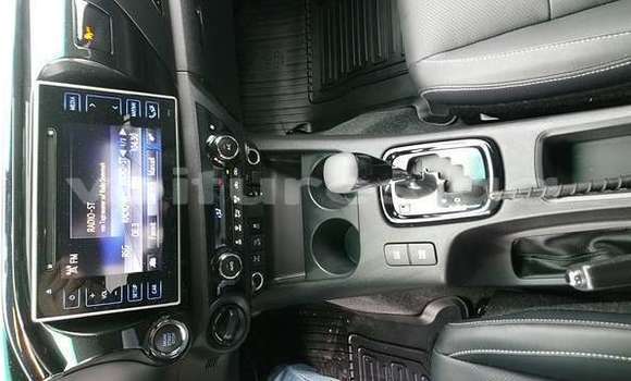 Sayi Na hannu Toyota Hilux Black Mota in Libreville a estuary Sayi Na hannu Toyota Hilux Black Mota in Libreville a estuary