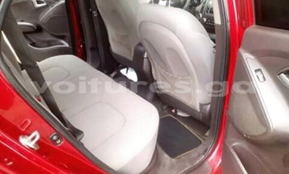 Sayi Na hannu Hyundai ix35 Red Mota in Libreville a estuary Sayi Na hannu Hyundai ix35 Red Mota in Libreville a estuary