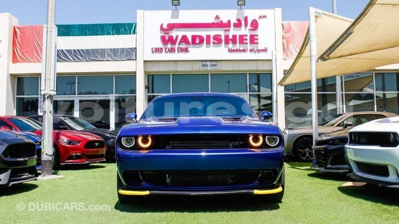 Big with watermark dodge challenger estuaire import dubai 6557