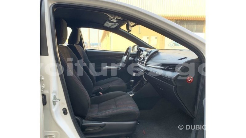 Big with watermark toyota yaris estuary import dubai 6570