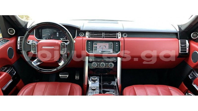 Big with watermark land rover range rover estuaire import dubai 6572