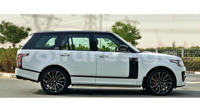 Big with watermark land rover range rover estuaire import dubai 6572