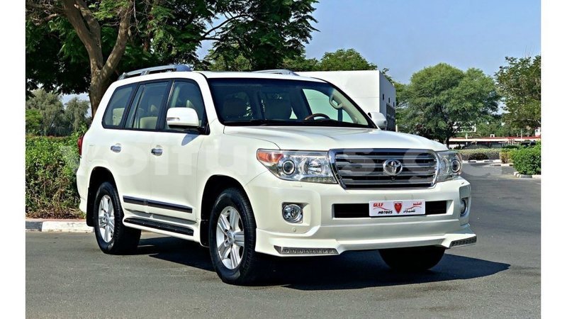 Big with watermark toyota land cruiser estuaire import dubai 6573