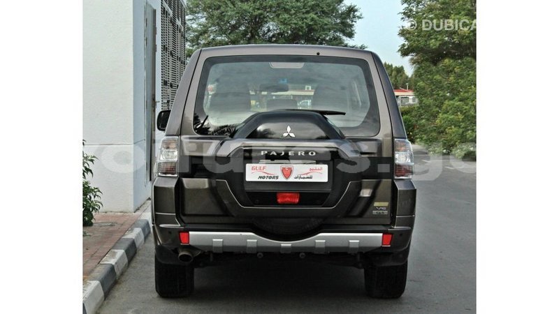 Big with watermark mitsubishi pajero estuary import dubai 6575